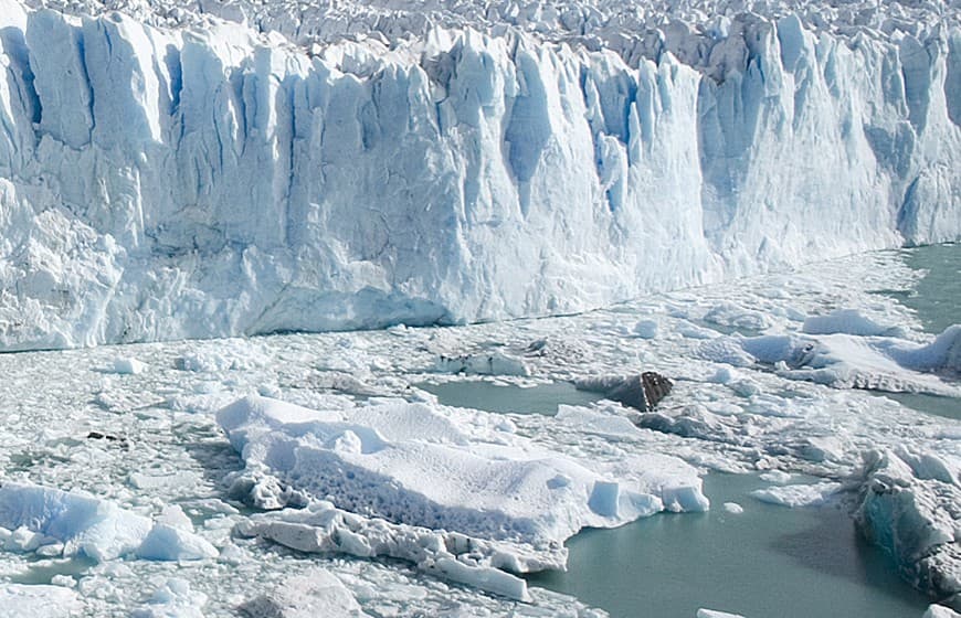 Perito_Moreno_Glacier_Patagonia_Argentina_Luca_Galuzzi_2005